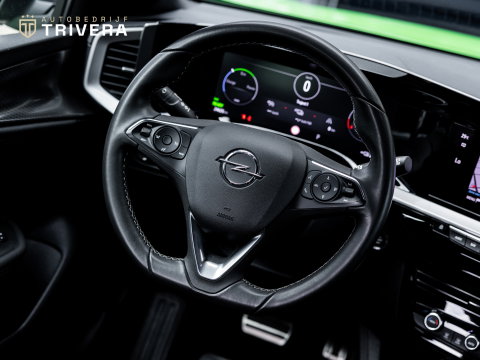 Opel Mokka-e GS Line 50-kWh 11kw bl. l SoH 100% l CAM l NAVI l BTW Auto l Climate l CARPLAY l Zo goed als nieuw l zeer lage KM