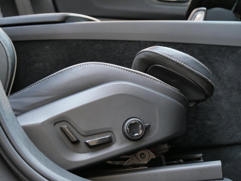 Volvo XC60 T8 R-DESIGN/ PANORAMADAK/ 360° CAMERA/ HEAD-UP/ H&K AUDIO/ TREKHAAK