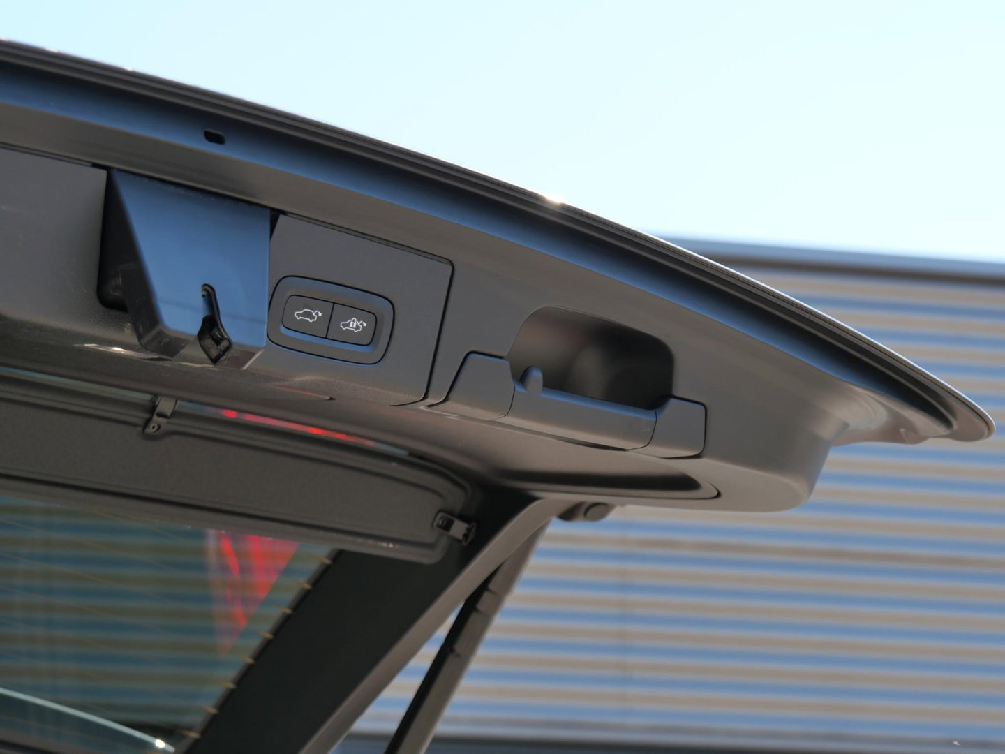 Volvo XC60 T8 R-DESIGN/ PANORAMADAK/ 360° CAMERA/ HEAD-UP/ H&K AUDIO/ TREKHAAK