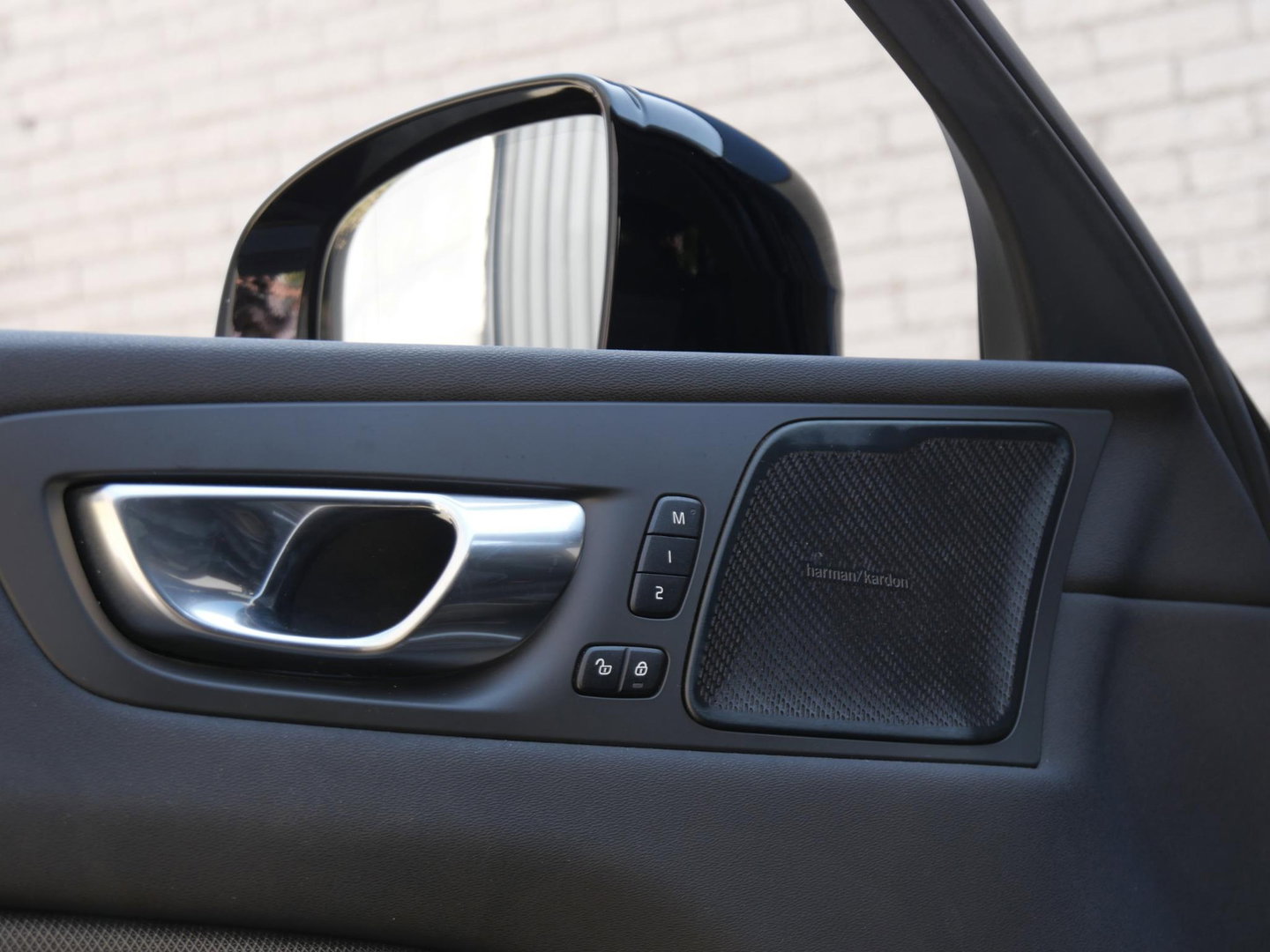 Volvo XC60 T8 R-DESIGN/ PANORAMADAK/ 360° CAMERA/ HEAD-UP/ H&K AUDIO/ TREKHAAK