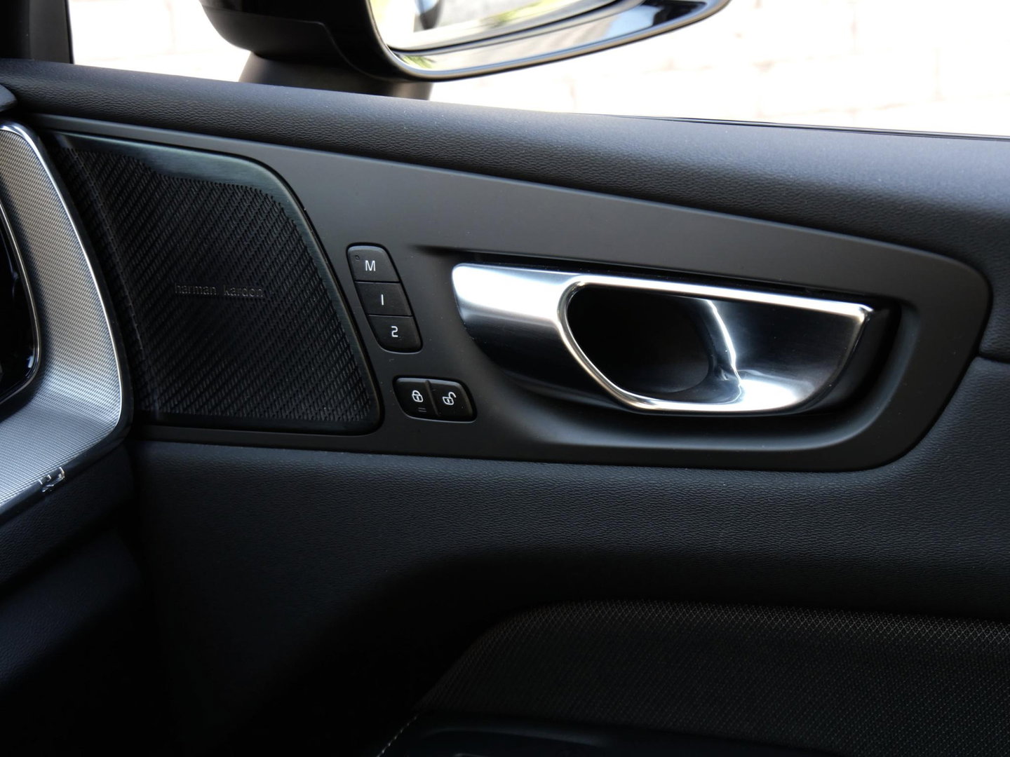 Volvo XC60 T8 R-DESIGN/ PANORAMADAK/ 360° CAMERA/ HEAD-UP/ H&K AUDIO/ TREKHAAK