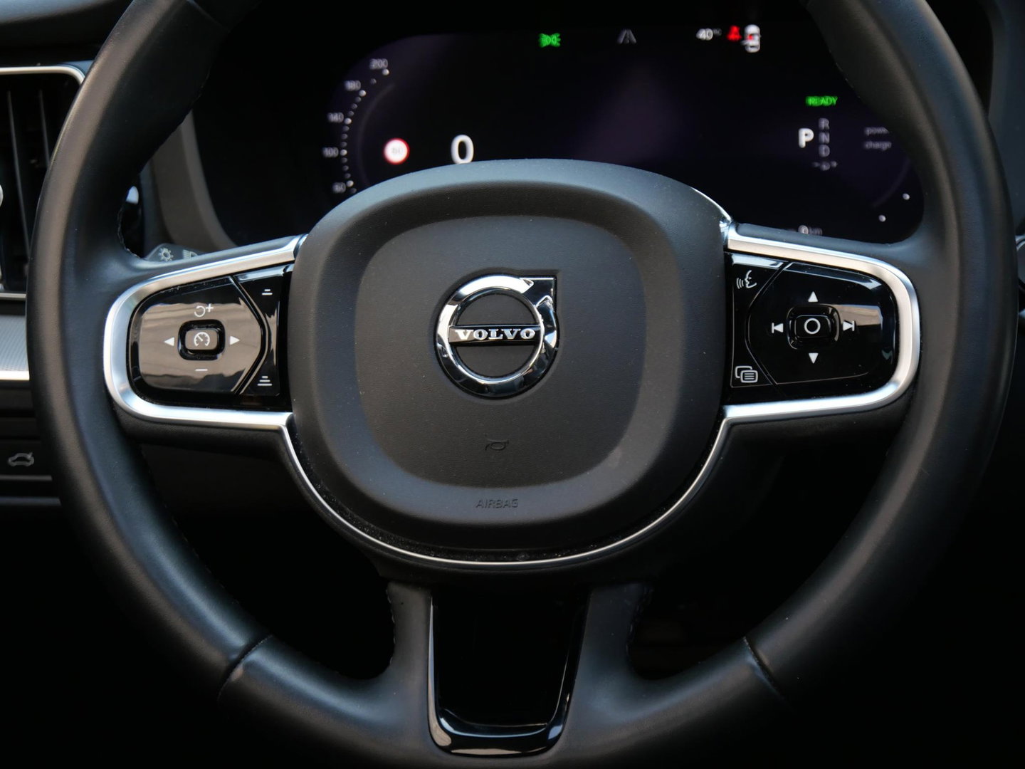 Volvo XC60 T8 R-DESIGN/ PANORAMADAK/ 360° CAMERA/ HEAD-UP/ H&K AUDIO/ TREKHAAK