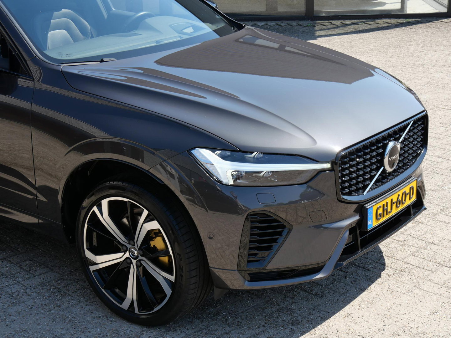 Volvo XC60 T8 R-DESIGN/ PANORAMADAK/ 360° CAMERA/ HEAD-UP/ H&K AUDIO/ TREKHAAK