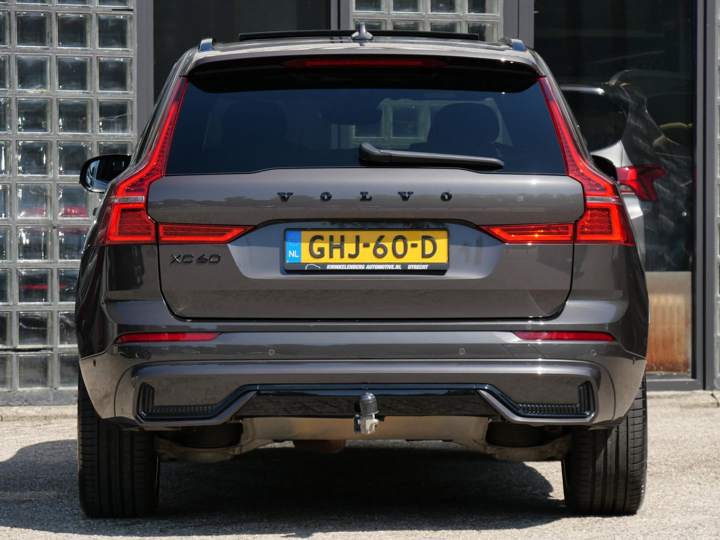 Volvo XC60 T8 R-DESIGN/ PANORAMADAK/ 360° CAMERA/ HEAD-UP/ H&K AUDIO/ TREKHAAK