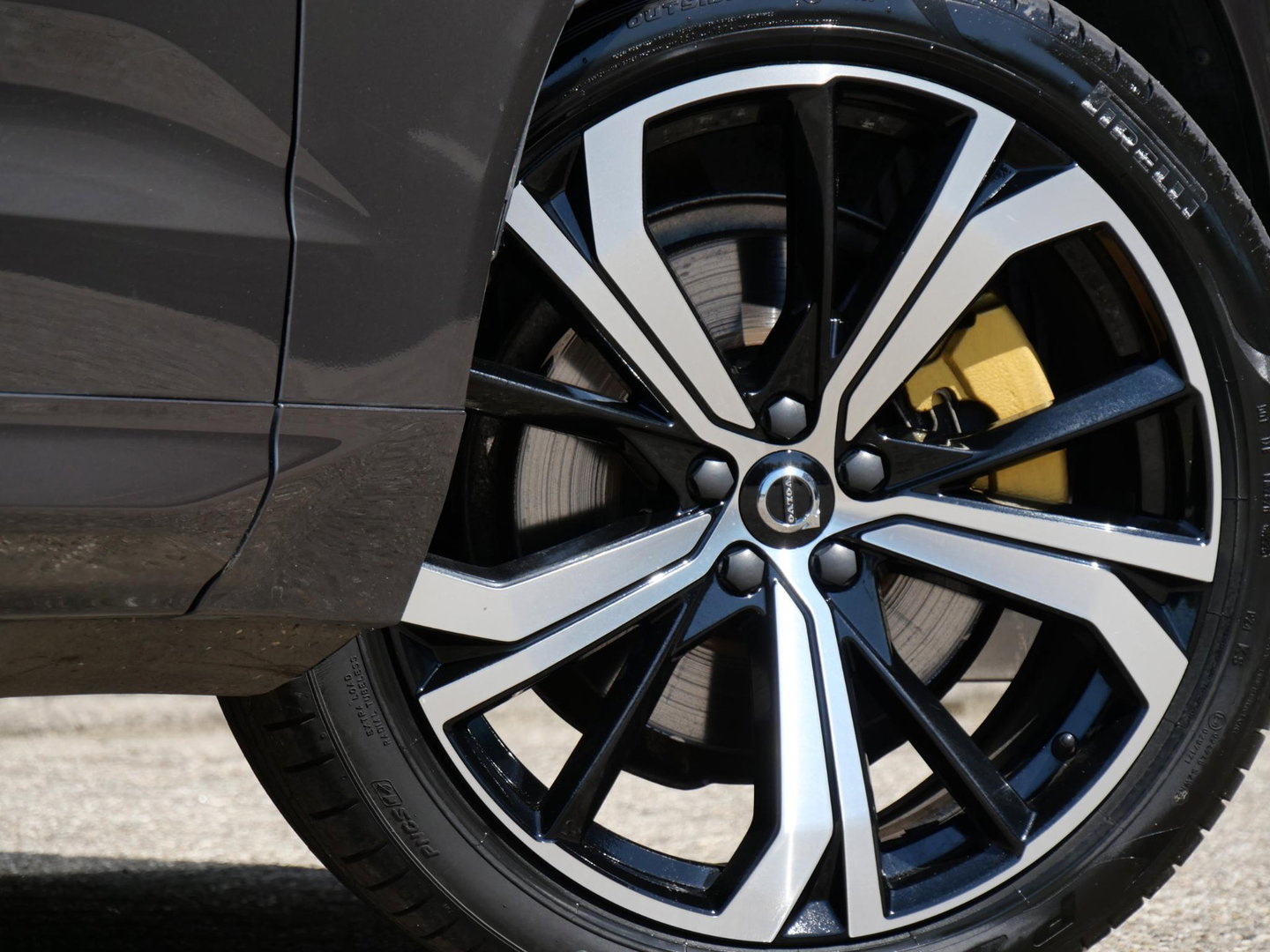 Volvo XC60 T8 R-DESIGN/ PANORAMADAK/ 360° CAMERA/ HEAD-UP/ H&K AUDIO/ TREKHAAK