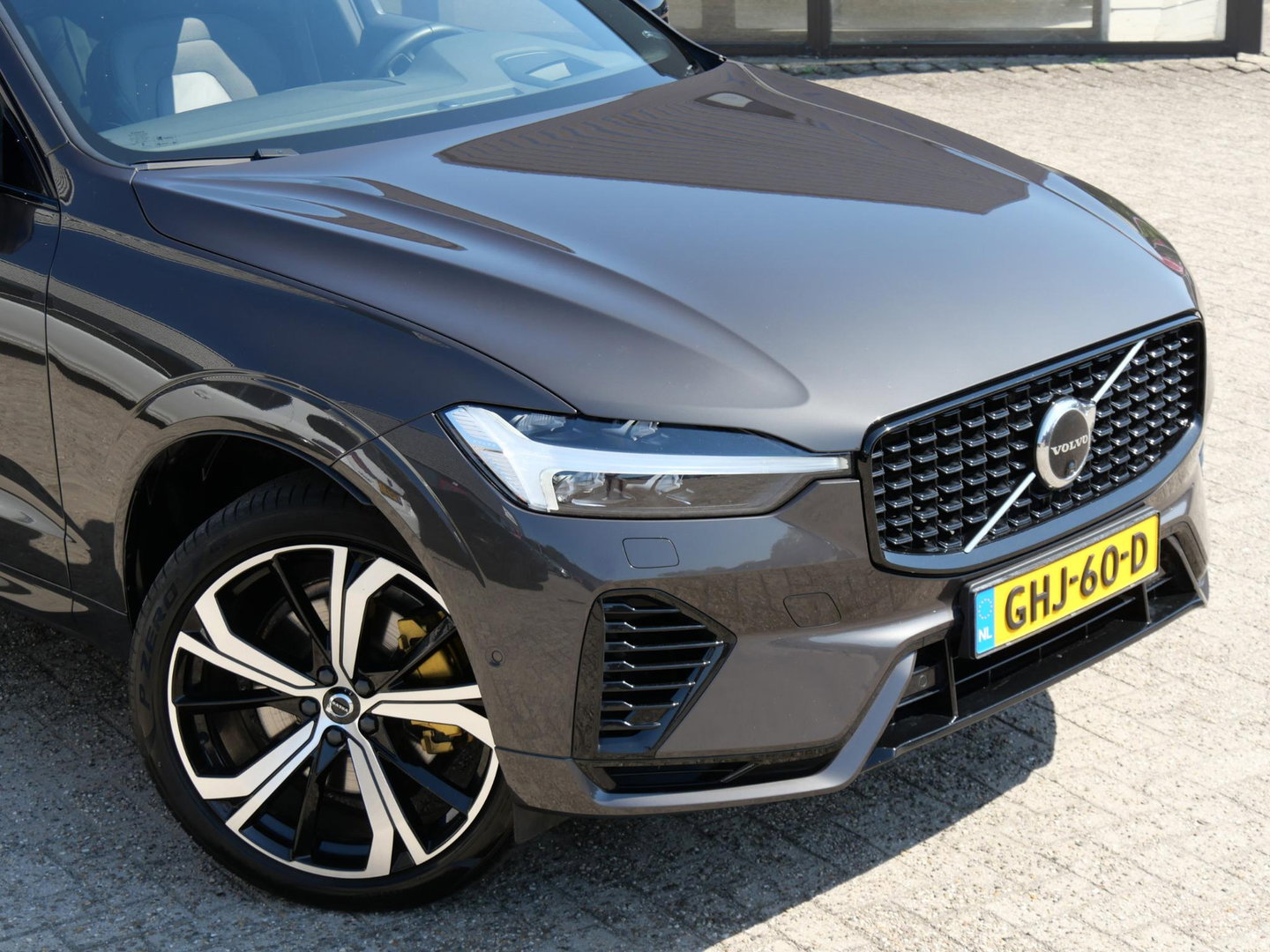 Volvo XC60 T8 R-DESIGN/ PANORAMADAK/ 360° CAMERA/ HEAD-UP/ H&K AUDIO/ TREKHAAK