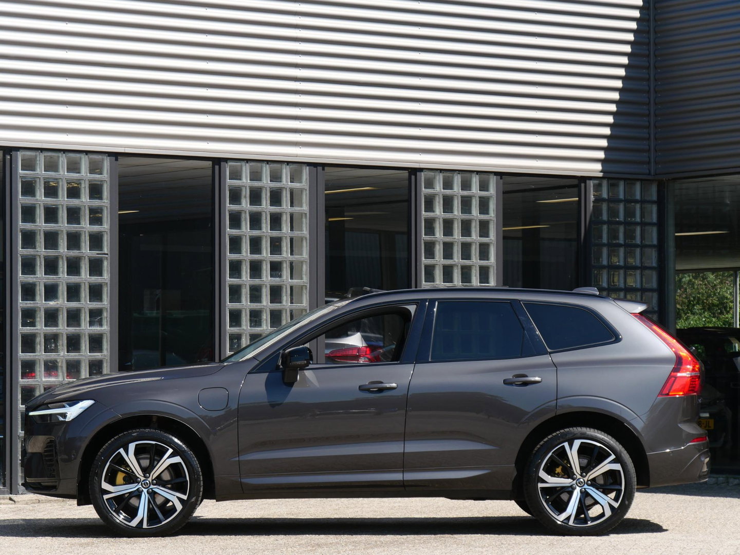 Volvo XC60 T8 R-DESIGN/ PANORAMADAK/ 360° CAMERA/ HEAD-UP/ H&K AUDIO/ TREKHAAK