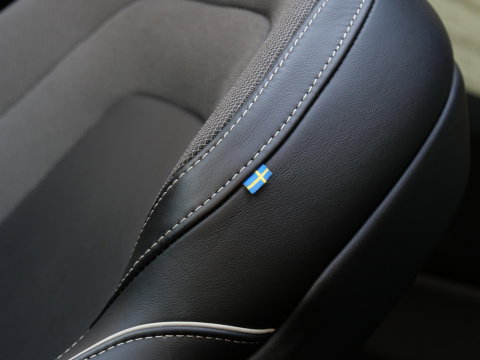 Volvo XC60 T8 R-DESIGN/ PANORAMADAK/ 360° CAMERA/ HEAD-UP/ H&K AUDIO/ TREKHAAK