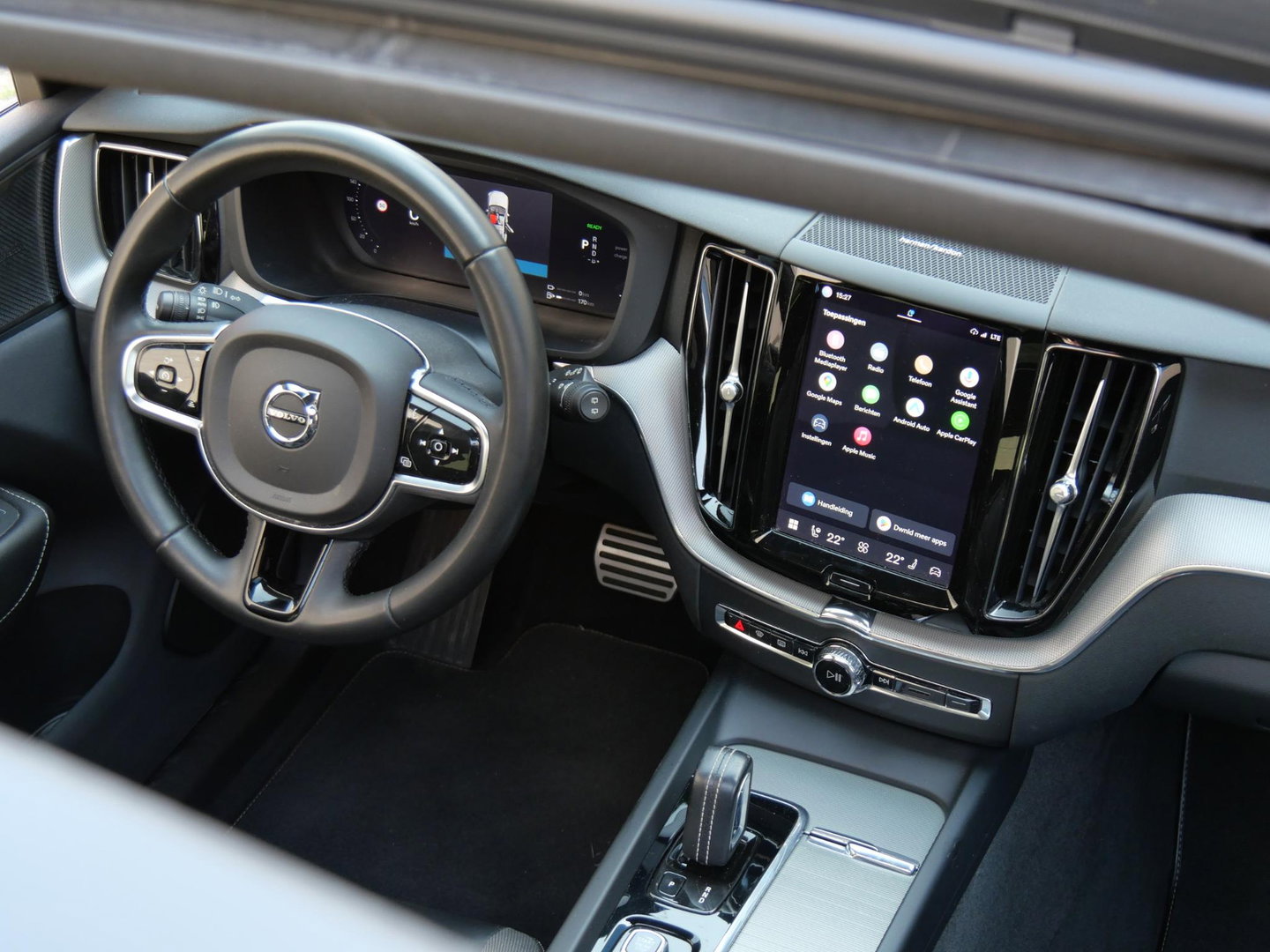 Volvo XC60 T8 R-DESIGN/ PANORAMADAK/ 360° CAMERA/ HEAD-UP/ H&K AUDIO/ TREKHAAK