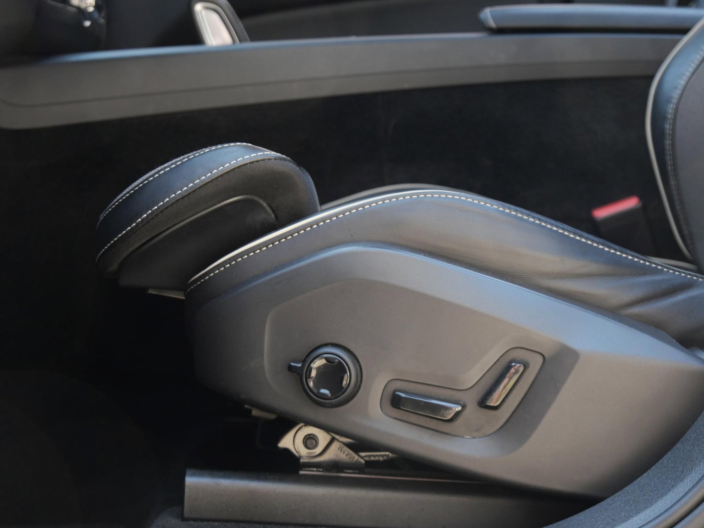 Volvo XC60 T8 R-DESIGN/ PANORAMADAK/ 360° CAMERA/ HEAD-UP/ H&K AUDIO/ TREKHAAK
