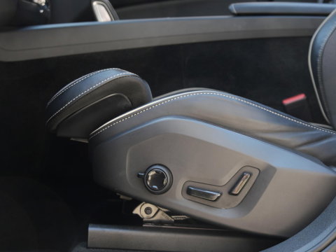 Volvo XC60 T8 R-DESIGN/ PANORAMADAK/ 360° CAMERA/ HEAD-UP/ H&K AUDIO/ TREKHAAK