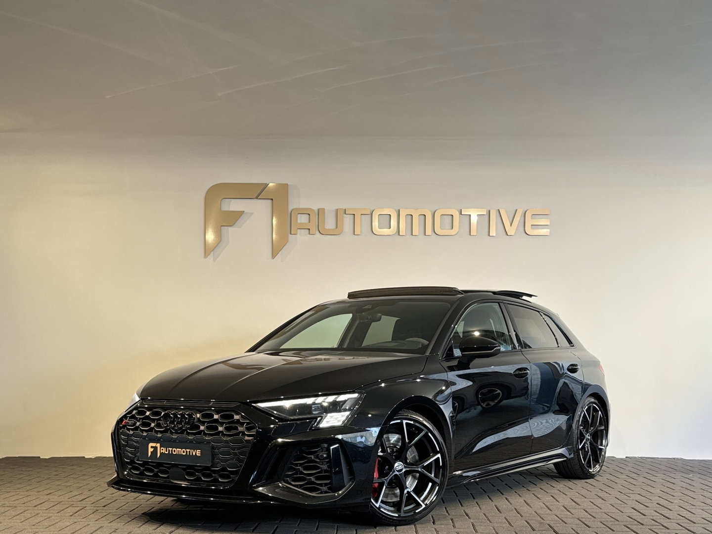 Audi RS3 Sportback 2.5 TFSI quattro Pano|HuD|Keyless|Memory|B&O|Sfeer