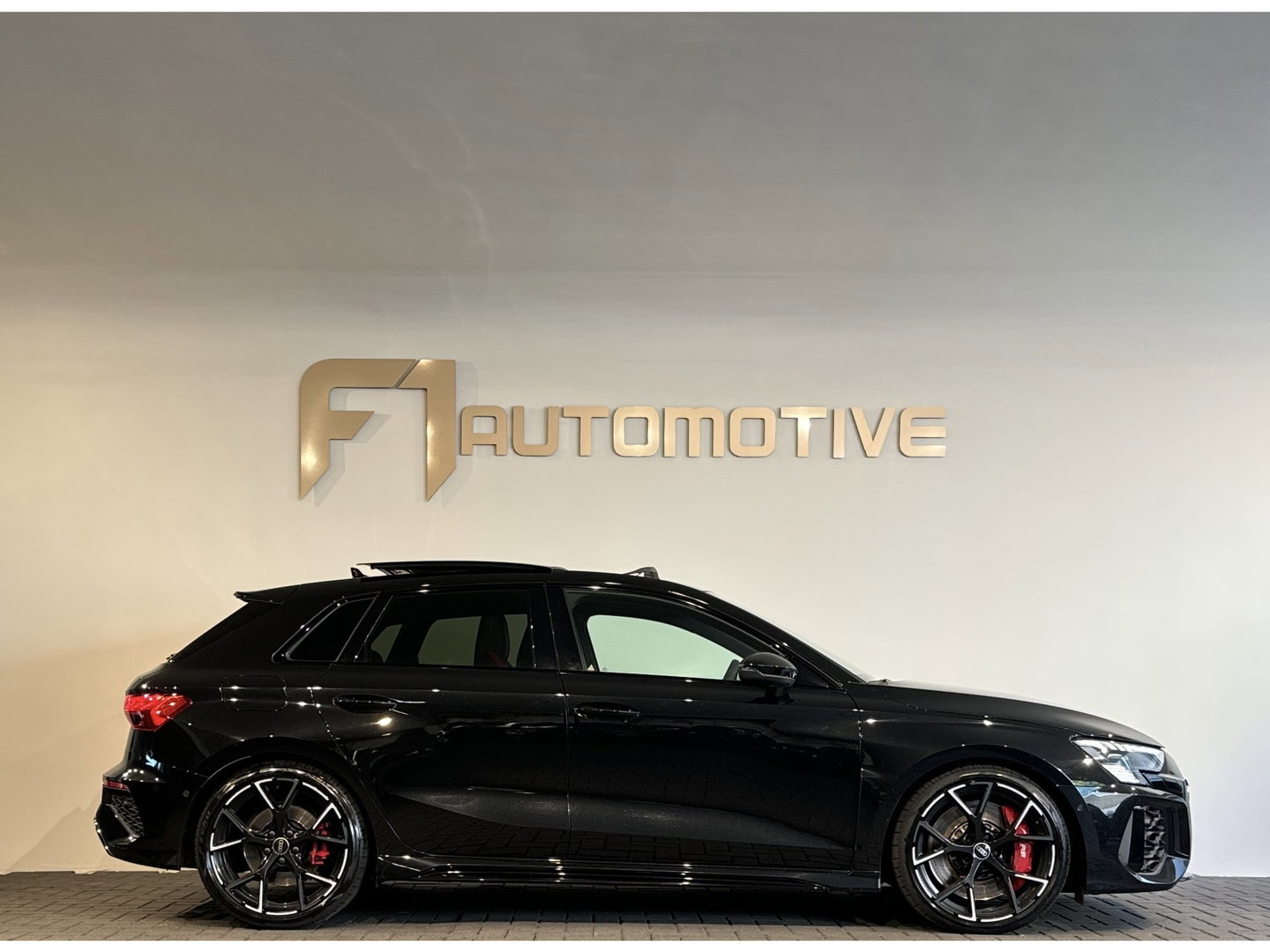 Audi RS3 Sportback 2.5 TFSI quattro Pano|HuD|Keyless|Memory|B&O|Sfeer