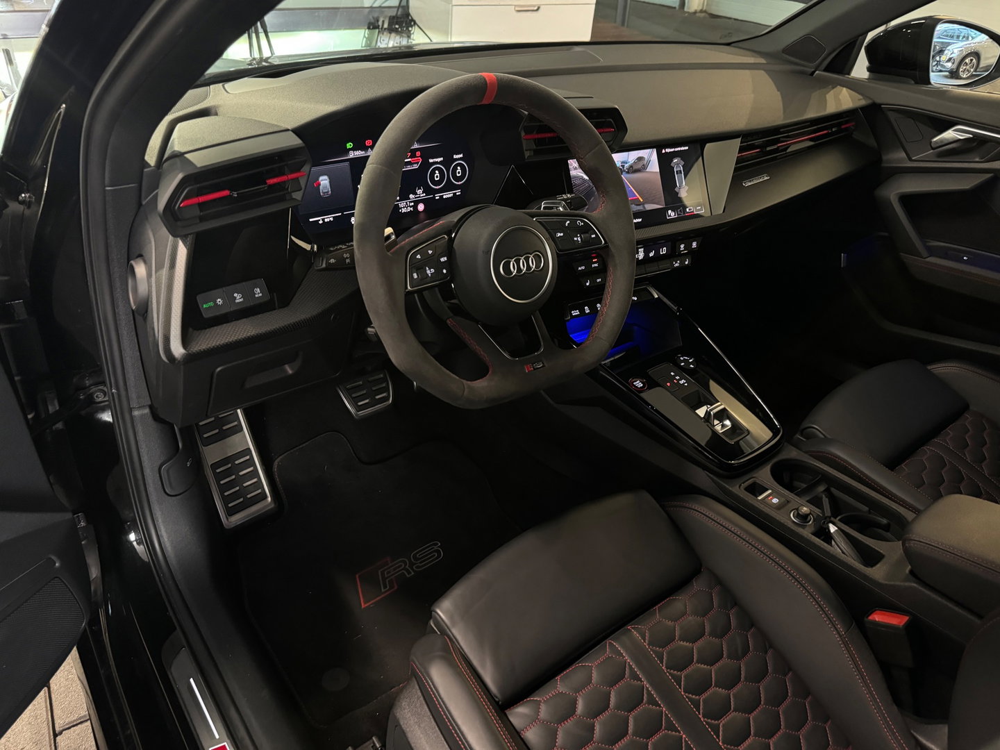 Audi RS3 Sportback 2.5 TFSI quattro Pano|HuD|Keyless|Memory|B&O|Sfeer