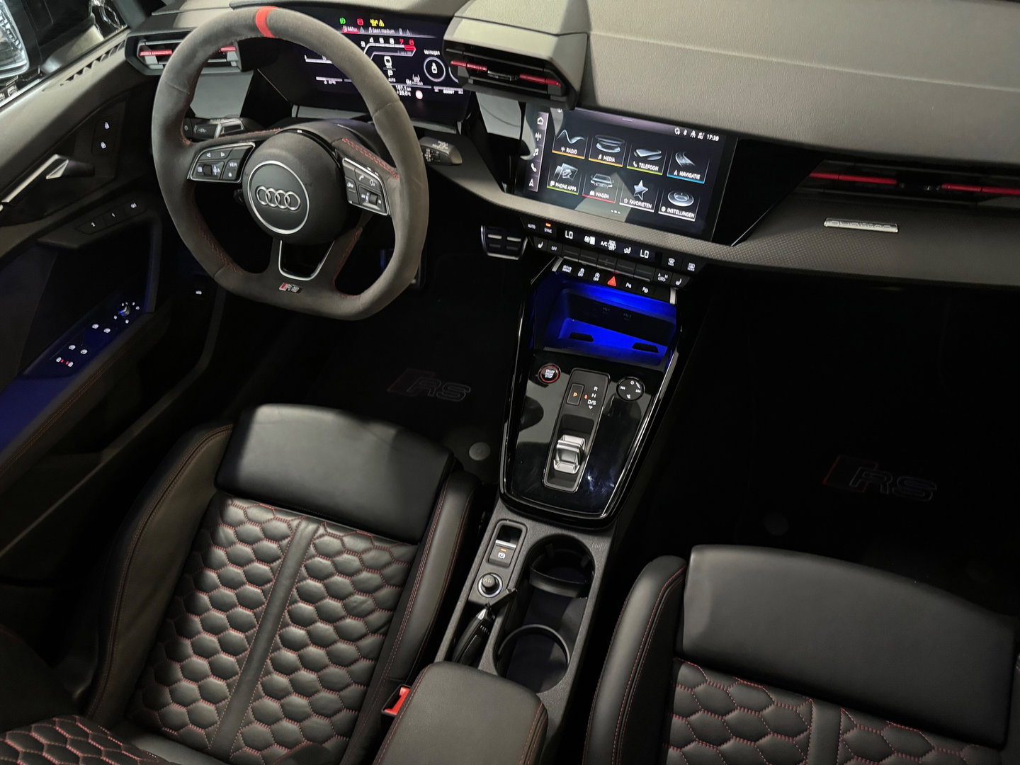 Audi RS3 Sportback 2.5 TFSI quattro Pano|HuD|Keyless|Memory|B&O|Sfeer