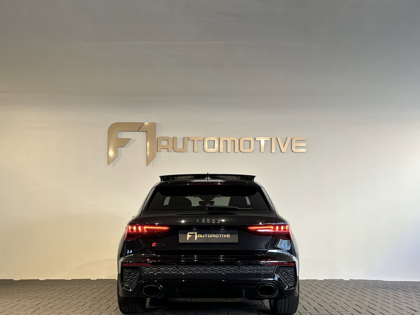 Audi RS3 Sportback 2.5 TFSI quattro Pano|HuD|Keyless|Memory|B&O|Sfeer