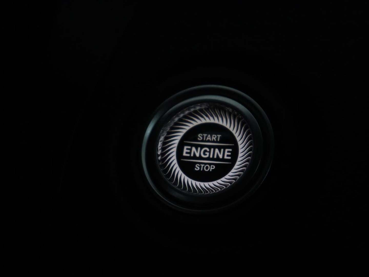 Mercedes-Benz C-Klasse Estate 300 e Business Solution AMG Limited d | SOH 88,2% | Leder/alcantara | Cruise control | Lane assist | Elektrische achterklep | 360 camera | Park assist | Carplay | Sfeerverlichting