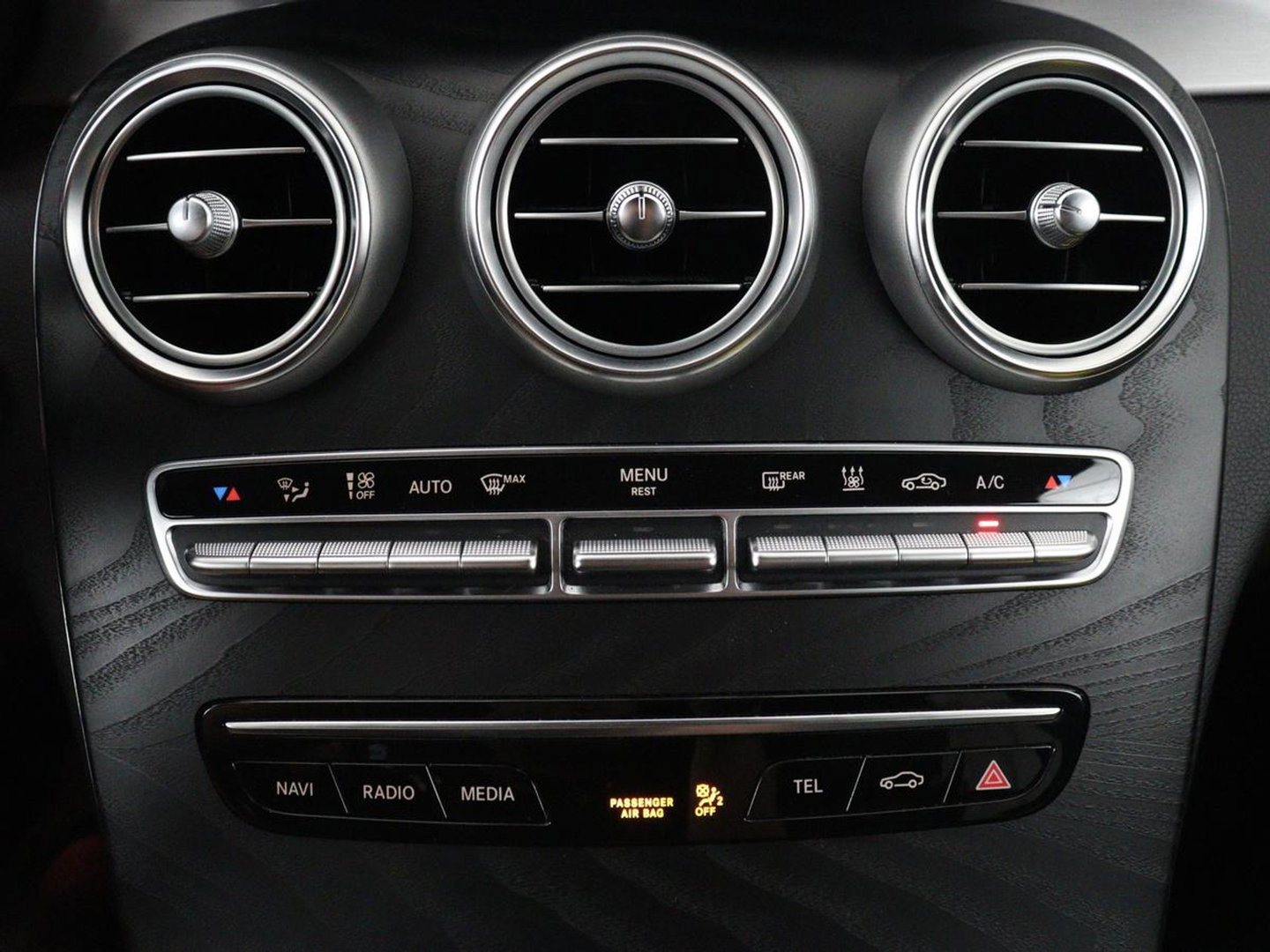 Mercedes-Benz C-Klasse Estate 300 e Business Solution AMG Limited d | SOH 88,2% | Leder/alcantara | Cruise control | Lane assist | Elektrische achterklep | 360 camera | Park assist | Carplay | Sfeerverlichting