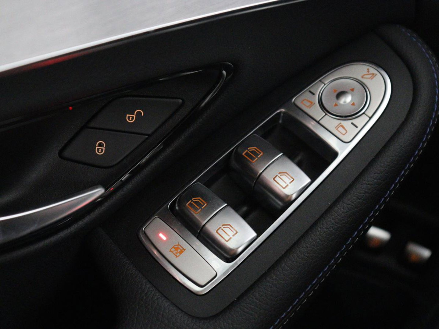 Mercedes-Benz C-Klasse Estate 300 e Business Solution AMG Limited d | SOH 88,2% | Leder/alcantara | Cruise control | Lane assist | Elektrische achterklep | 360 camera | Park assist | Carplay | Sfeerverlichting