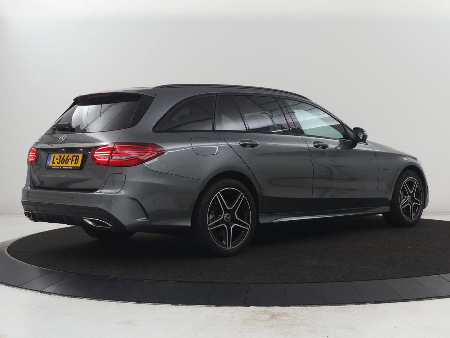 Mercedes-Benz C-Klasse Estate 300 e Business Solution AMG Limited d | SOH 88,2% | Leder/alcantara | Cruise control | Lane assist | Elektrische achterklep | 360 camera | Park assist | Carplay | Sfeerverlichting