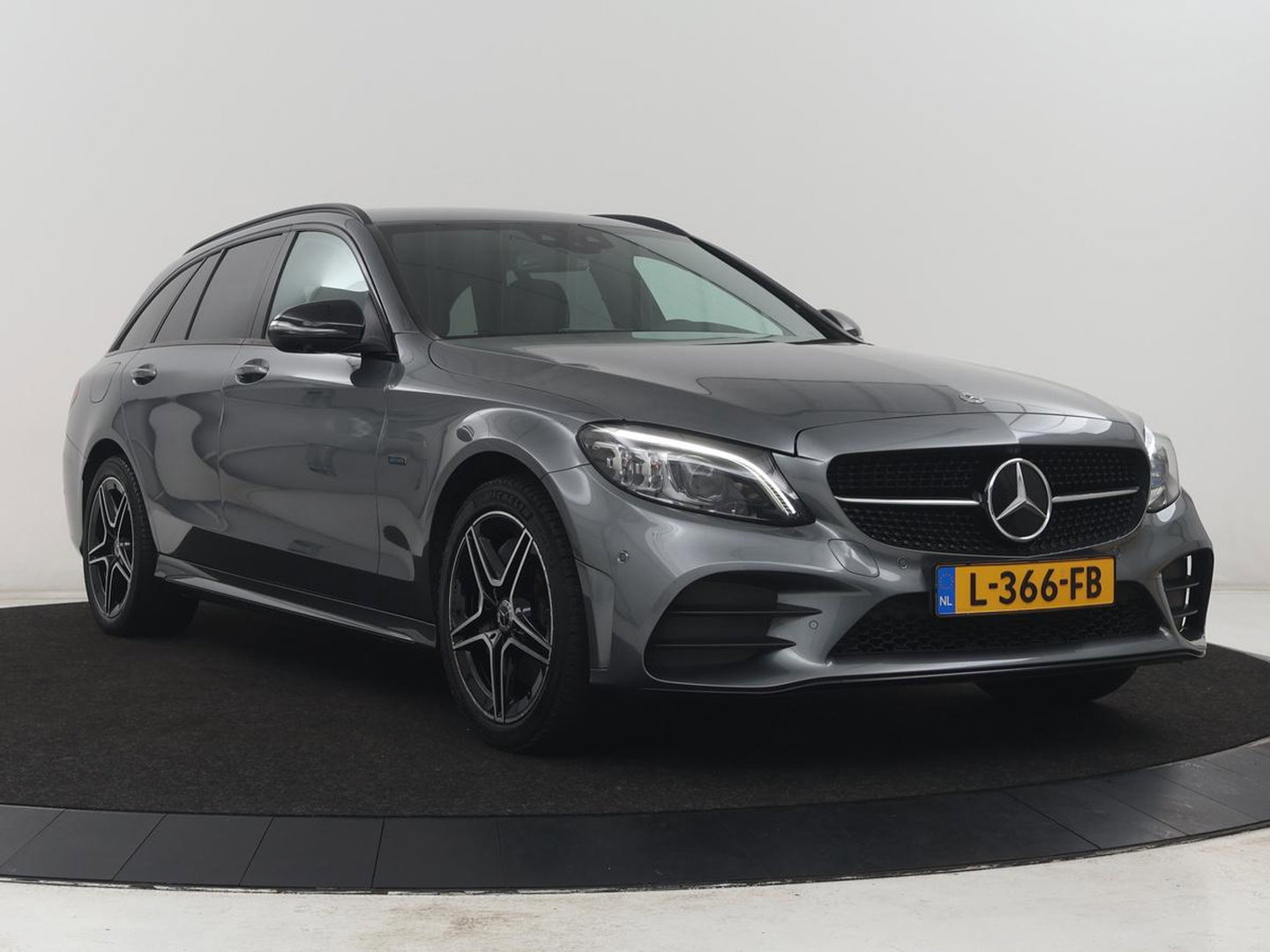 Mercedes-Benz C-Klasse Estate 300 e Business Solution AMG Limited d | SOH 88,2% | Leder/alcantara | Cruise control | Lane assist | Elektrische achterklep | 360 camera | Park assist | Carplay | Sfeerverlichting
