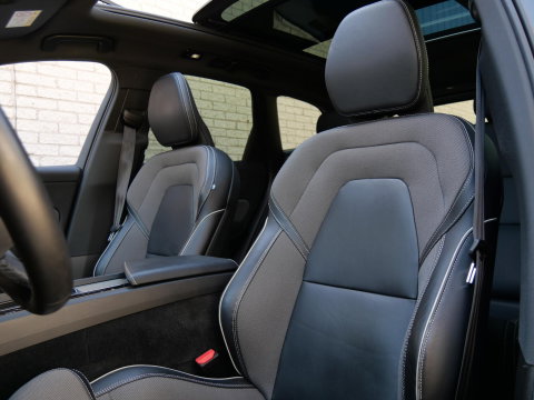 Volvo XC60 T8 R-DESIGN/ PANORAMADAK/ 360° CAMERA/ HEAD-UP/ H&K AUDIO/ TREKHAAK