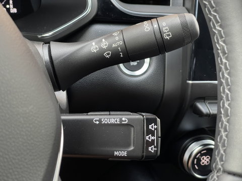 Renault Captur 1.6 E-Tech hybrid 145 SL Rive Gauche | Apple Carplay | Airconditioning | DAB | Camera | Navigatie |