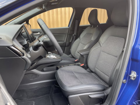 Renault Captur 1.6 E-Tech hybrid 145 SL Rive Gauche | Apple Carplay | Airconditioning | DAB | Camera | Navigatie |