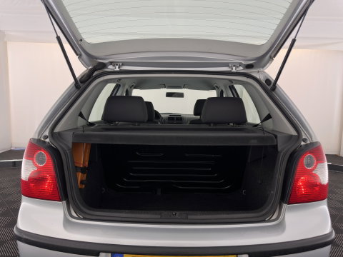 Volkswagen Polo 1.2 *AIRCO | COMFORT-SEATS | RADIO-CD/MP3 | TOWBAR*
