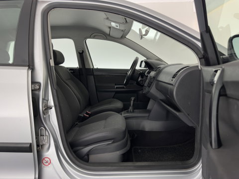 Volkswagen Polo 1.2 *AIRCO | COMFORT-SEATS | RADIO-CD/MP3 | TOWBAR*