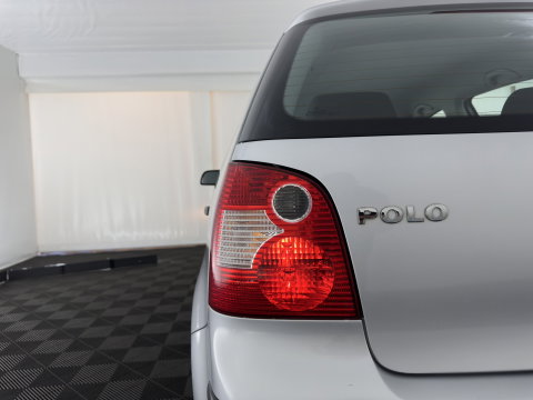 Volkswagen Polo 1.2 *AIRCO | COMFORT-SEATS | RADIO-CD/MP3 | TOWBAR*