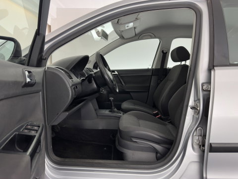 Volkswagen Polo 1.2 *AIRCO | COMFORT-SEATS | RADIO-CD/MP3 | TOWBAR*