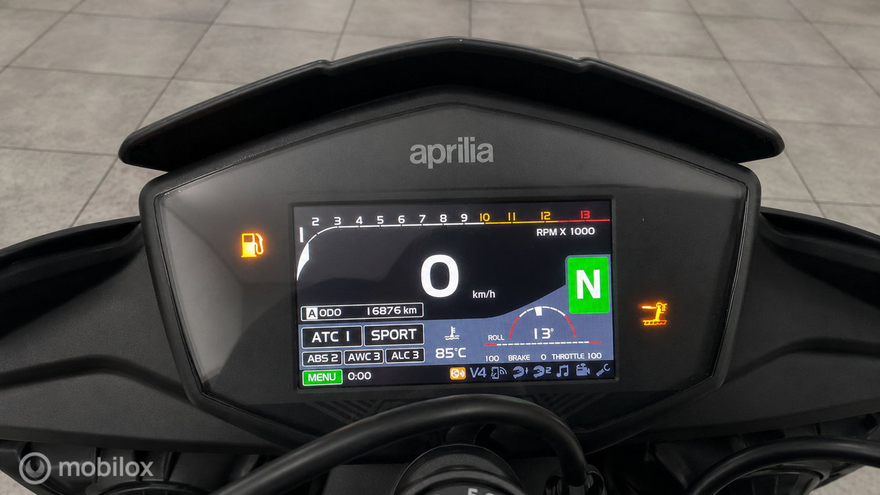 Aprilia Tuono V4