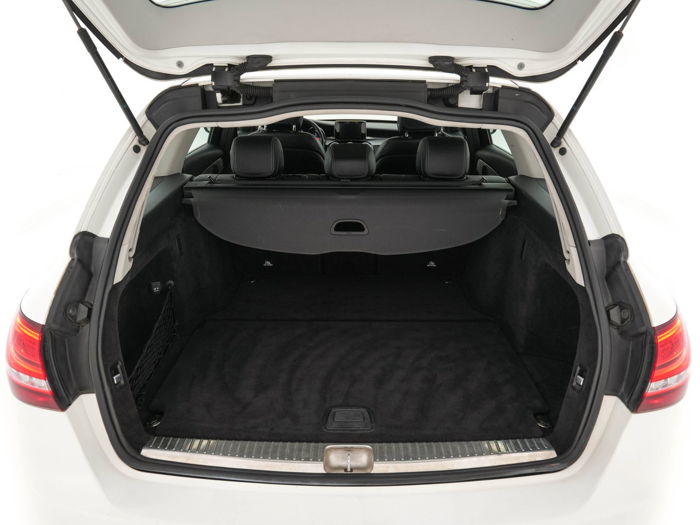 Mercedes-Benz C-Klasse Estate 200 CDI Business Solution Aut. *FULL-LED | LEATHER-FABRIC |  NAVI-FULLMAP | CAMERA | HEATED-SPORTSEATS | SHIFTPADDLES | CRUISE | KEYLESS | TOWBAR | 17''ALU*