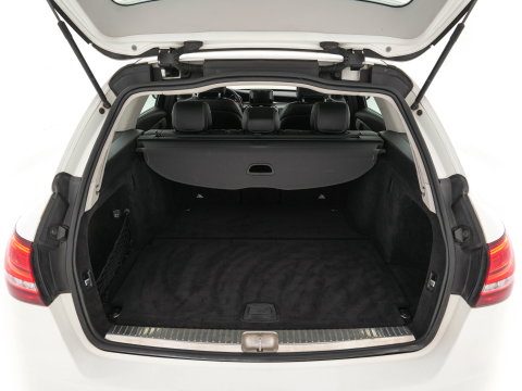 Mercedes-Benz C-Klasse Estate 200 CDI Business Solution Aut. *FULL-LED | LEATHER-FABRIC |  NAVI-FULLMAP | CAMERA | HEATED-SPORTSEATS | SHIFTPADDLES | CRUISE | KEYLESS | TOWBAR | 17''ALU*