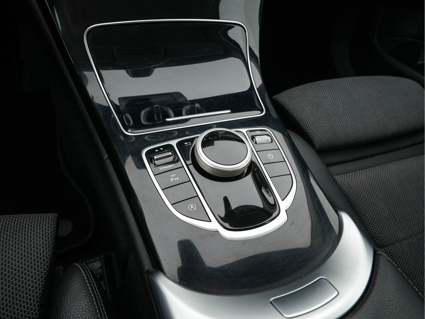 Mercedes-Benz C-Klasse Estate 200 CDI Business Solution Aut. *FULL-LED | LEATHER-FABRIC |  NAVI-FULLMAP | CAMERA | HEATED-SPORTSEATS | SHIFTPADDLES | CRUISE | KEYLESS | TOWBAR | 17''ALU*