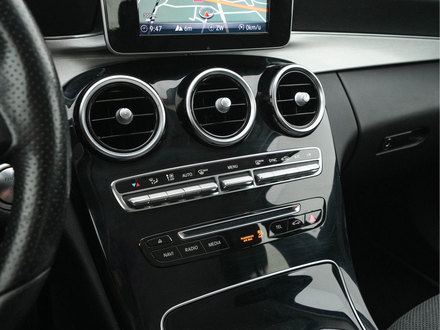 Mercedes-Benz C-Klasse Estate 200 CDI Business Solution Aut. *FULL-LED | LEATHER-FABRIC |  NAVI-FULLMAP | CAMERA | HEATED-SPORTSEATS | SHIFTPADDLES | CRUISE | KEYLESS | TOWBAR | 17''ALU*