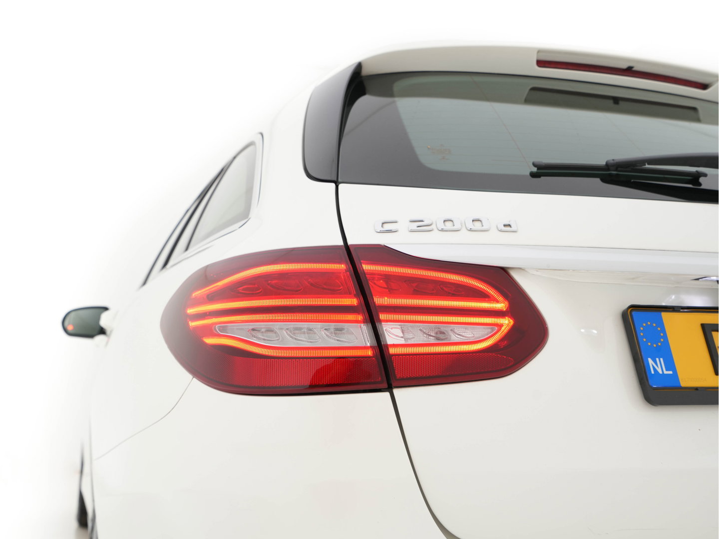 Mercedes-Benz C-Klasse Estate 200 CDI Business Solution Aut. *FULL-LED | LEATHER-FABRIC |  NAVI-FULLMAP | CAMERA | HEATED-SPORTSEATS | SHIFTPADDLES | CRUISE | KEYLESS | TOWBAR | 17''ALU*