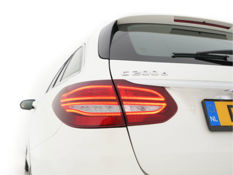 Mercedes-Benz C-Klasse Estate 200 CDI Business Solution Aut. *FULL-LED | LEATHER-FABRIC |  NAVI-FULLMAP | CAMERA | HEATED-SPORTSEATS | SHIFTPADDLES | CRUISE | KEYLESS | TOWBAR | 17''ALU*
