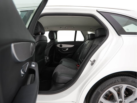 Mercedes-Benz C-Klasse Estate 200 CDI Business Solution Aut. *FULL-LED | LEATHER-FABRIC |  NAVI-FULLMAP | CAMERA | HEATED-SPORTSEATS | SHIFTPADDLES | CRUISE | KEYLESS | TOWBAR | 17''ALU*