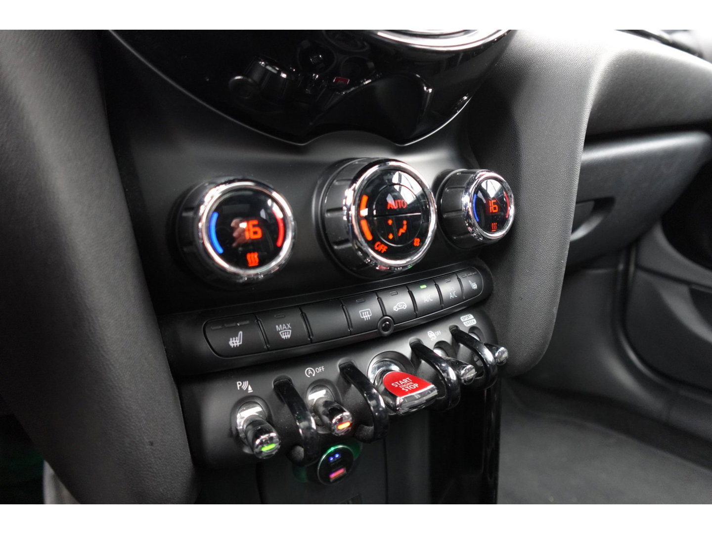 MINI 5-deurs Cooper S 2.0 Pepper PANO NAVI LED VOL