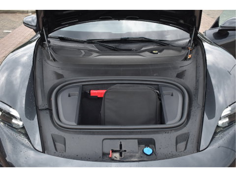 Porsche Taycan Performance 84 kWh 381 pk | Keyless | NL-Auto | Pano | BOSE | 360 gr.camera | Luchtvering | Carplay | Full LED | Virtual cockpit