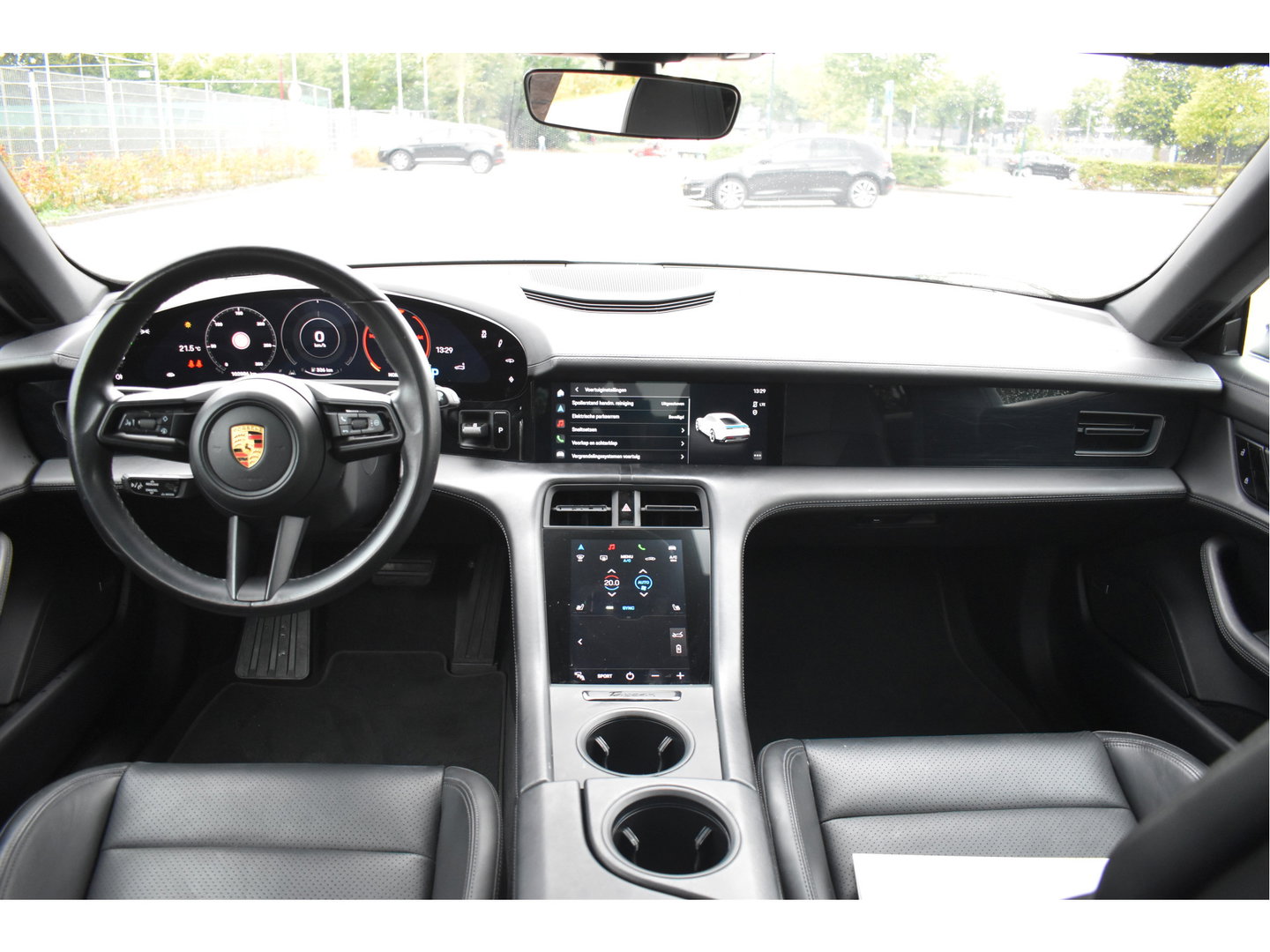 Porsche Taycan Performance 84 kWh 381 pk | Keyless | NL-Auto | Pano | BOSE | 360 gr.camera | Luchtvering | Carplay | Full LED | Virtual cockpit