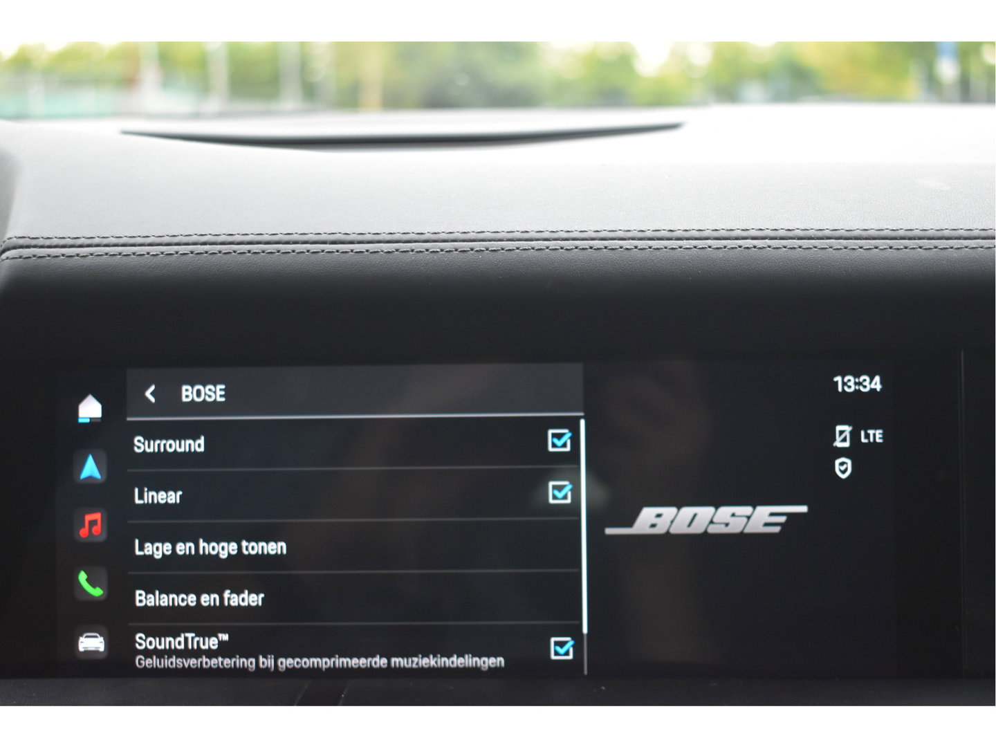 Porsche Taycan Performance 84 kWh 381 pk | Keyless | NL-Auto | Pano | BOSE | 360 gr.camera | Luchtvering | Carplay | Full LED | Virtual cockpit