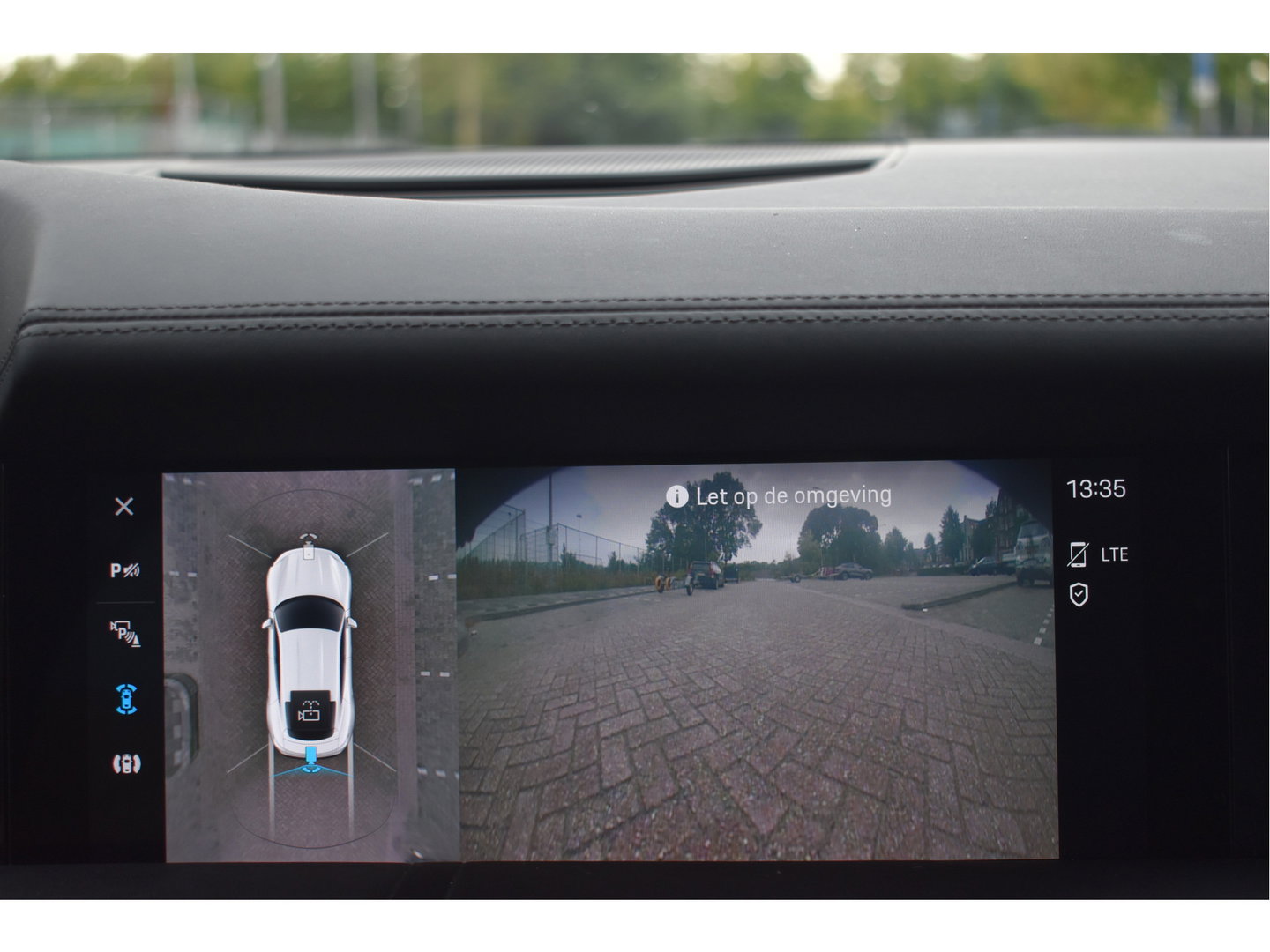 Porsche Taycan Performance 84 kWh 381 pk | Keyless | NL-Auto | Pano | BOSE | 360 gr.camera | Luchtvering | Carplay | Full LED | Virtual cockpit