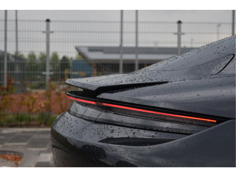 Porsche Taycan Performance 84 kWh 381 pk | Keyless | NL-Auto | Pano | BOSE | 360 gr.camera | Luchtvering | Carplay | Full LED | Virtual cockpit