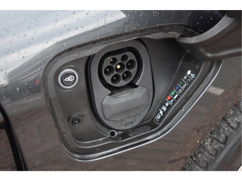 Porsche Taycan Performance 84 kWh 381 pk | Keyless | NL-Auto | Pano | BOSE | 360 gr.camera | Luchtvering | Carplay | Full LED | Virtual cockpit