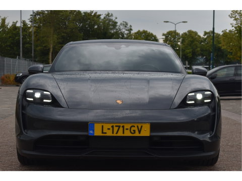 Porsche Taycan Performance 84 kWh 381 pk | Keyless | NL-Auto | Pano | BOSE | 360 gr.camera | Luchtvering | Carplay | Full LED | Virtual cockpit