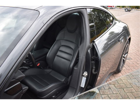 Porsche Taycan Performance 84 kWh 381 pk | Keyless | NL-Auto | Pano | BOSE | 360 gr.camera | Luchtvering | Carplay | Full LED | Virtual cockpit