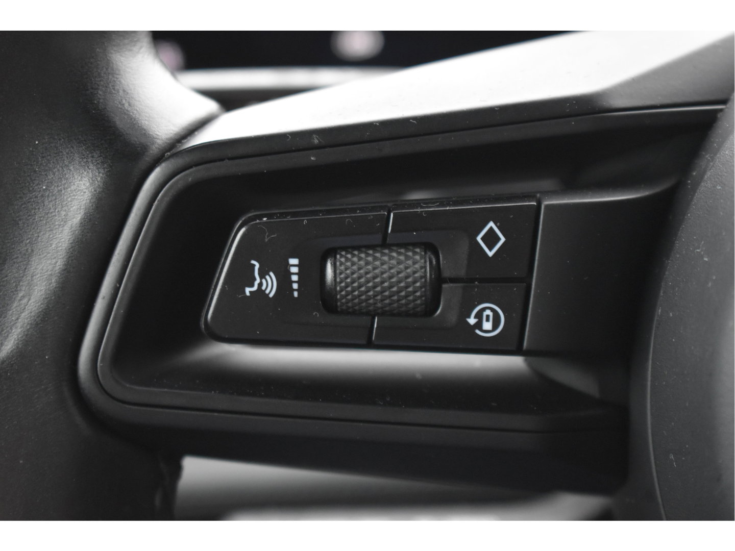 Porsche Taycan Performance 84 kWh 381 pk | Keyless | NL-Auto | Pano | BOSE | 360 gr.camera | Luchtvering | Carplay | Full LED | Virtual cockpit